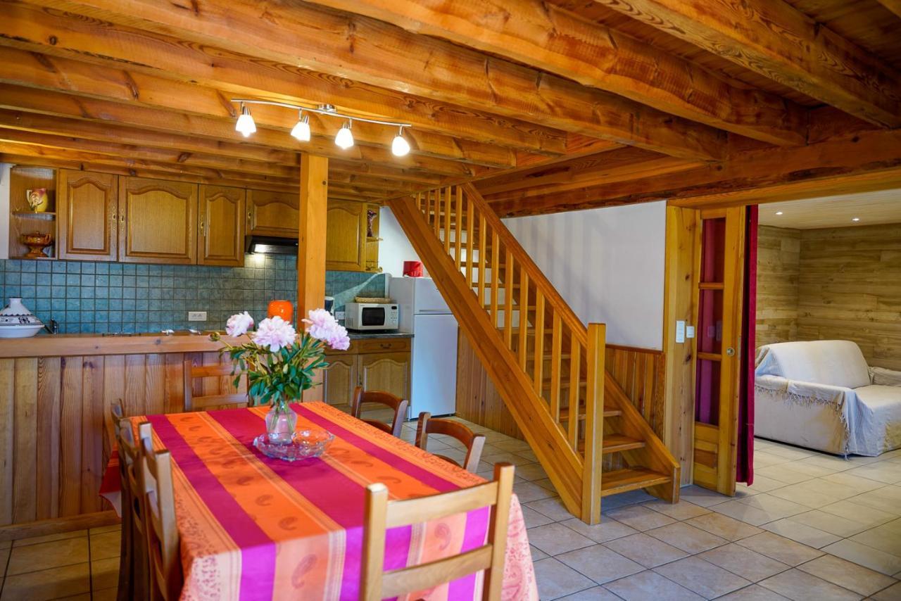 gite les ducs Mialanes Extérieur photo